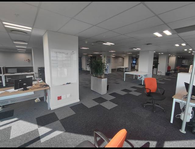 334M² OFFICE TO LET IN VORNA VALLEY
